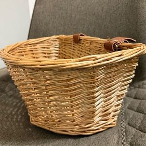 Wicker Bicycle Basket with Leather Straps